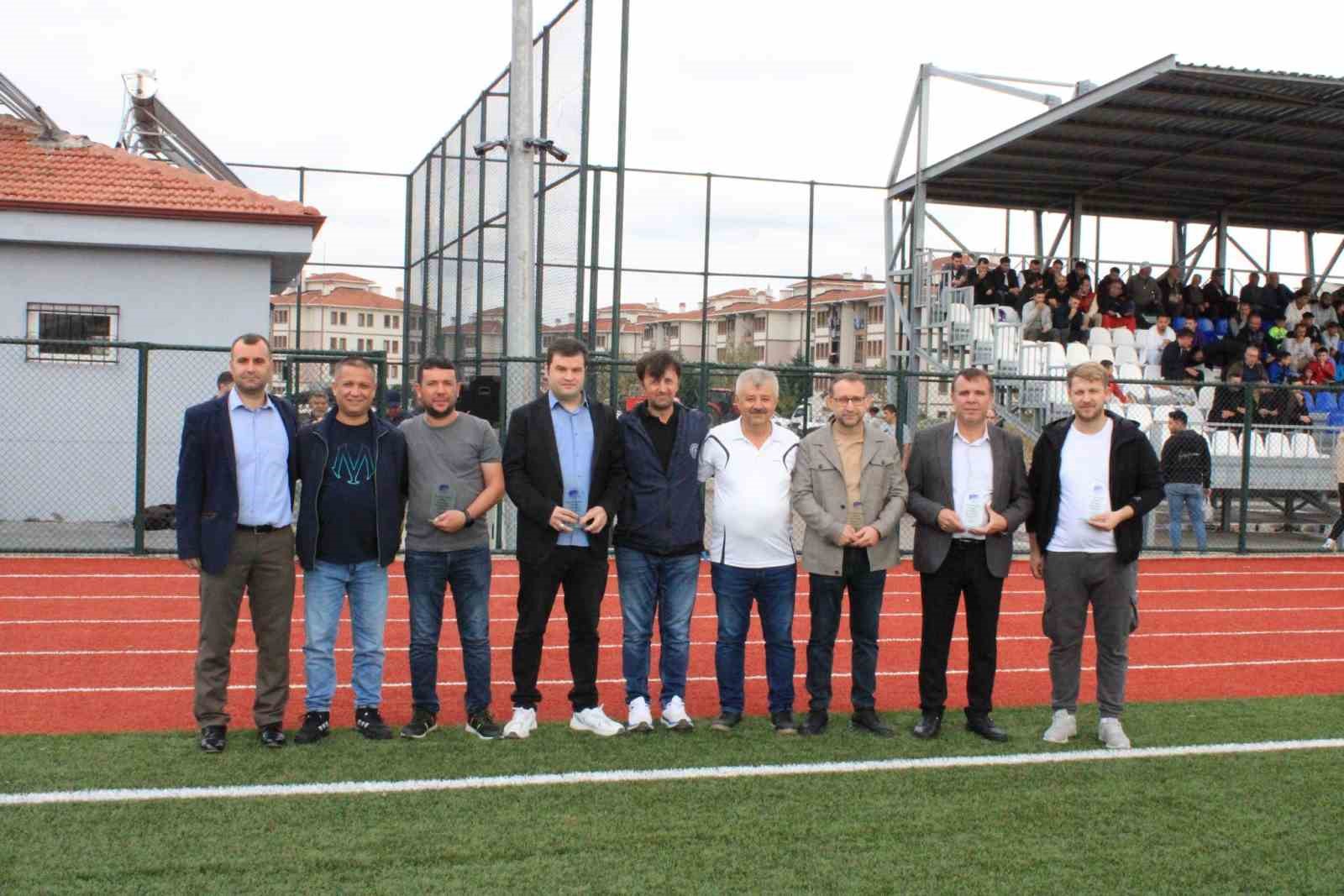 Gönen’de yeni spor tesisleri törenle hizmete açıldı
