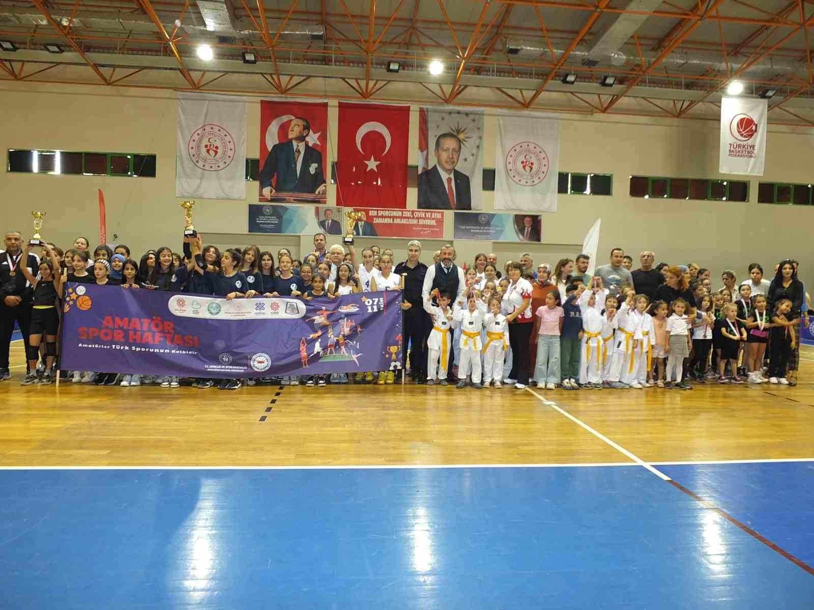 Burhaniye’de Amatör Spor Haftası kutlandı
