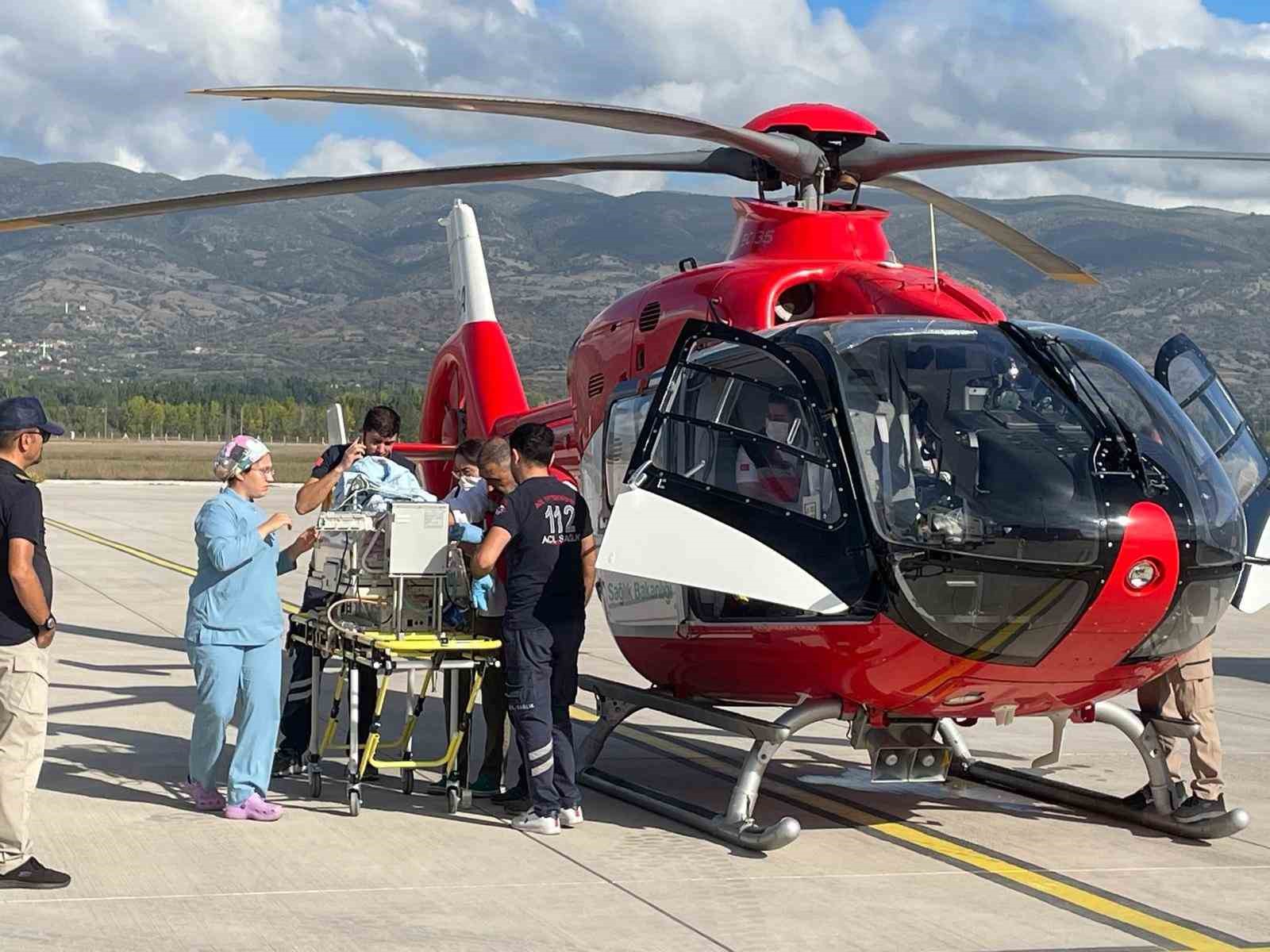 Helikopter ambulans 22 günlük bebek için havalandı
