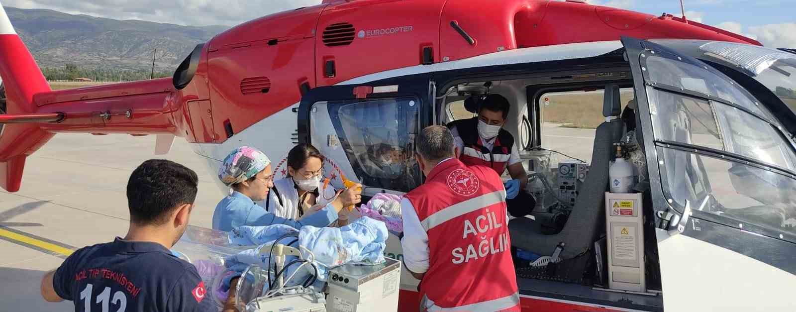 Helikopter ambulans 22 günlük bebek için havalandı
