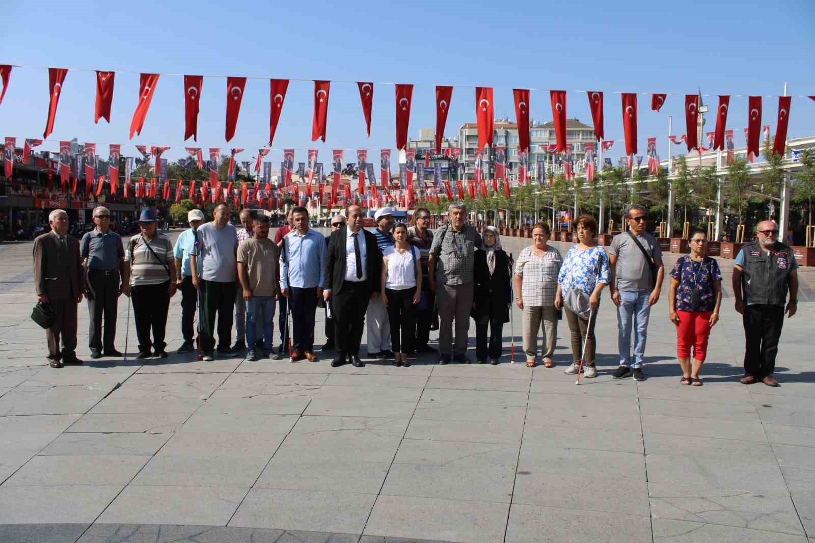 Aydın’da beyaz bastonun önemine dikkat çekildi
