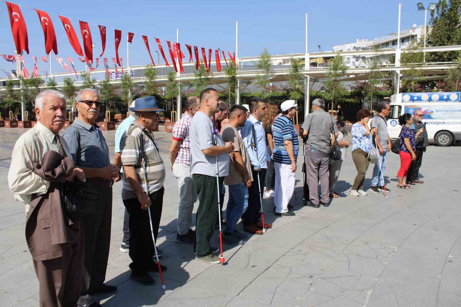 Aydın’da beyaz bastonun önemine dikkat çekildi
