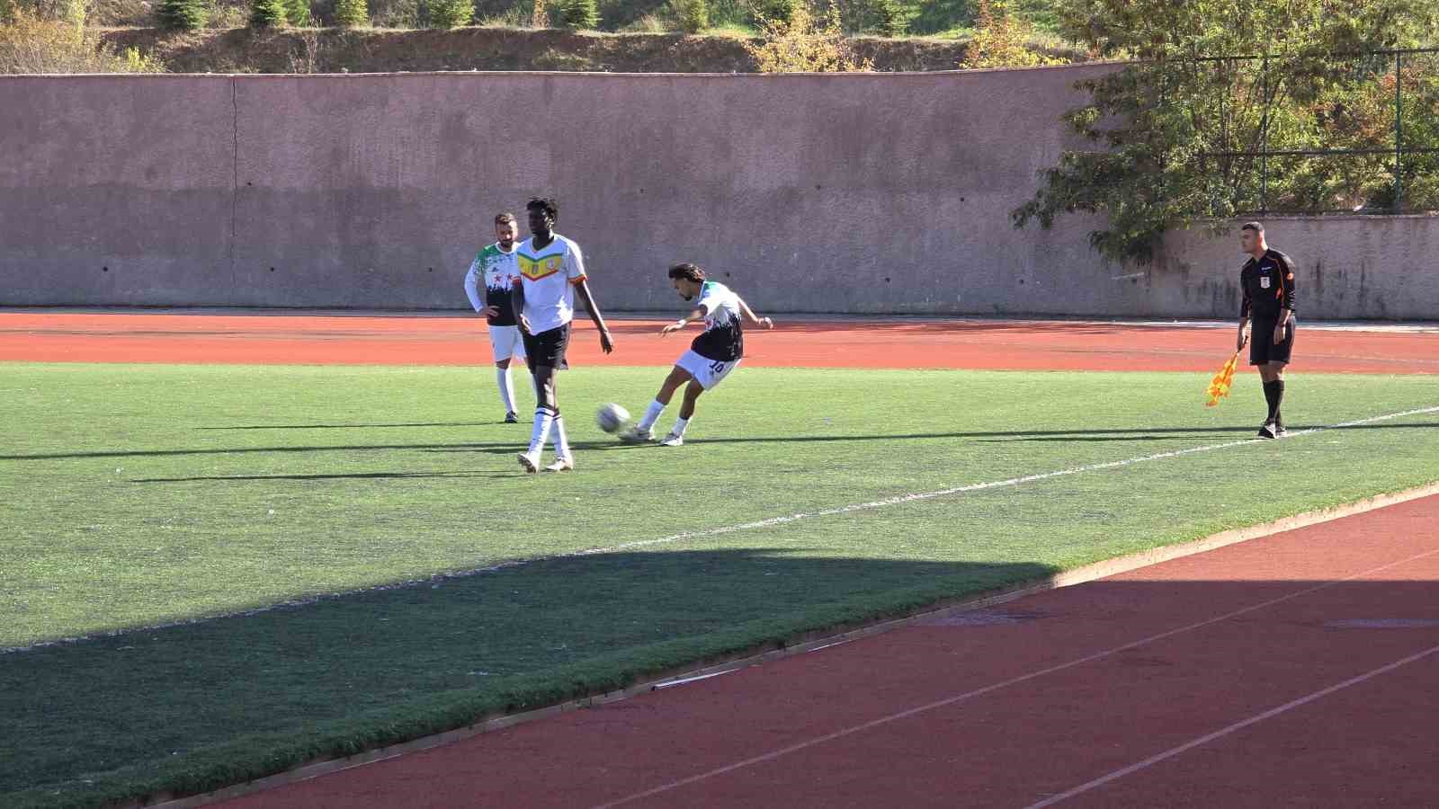 Tokat’ta yabancı öğrenciler arası futbol turnuvası başladı
