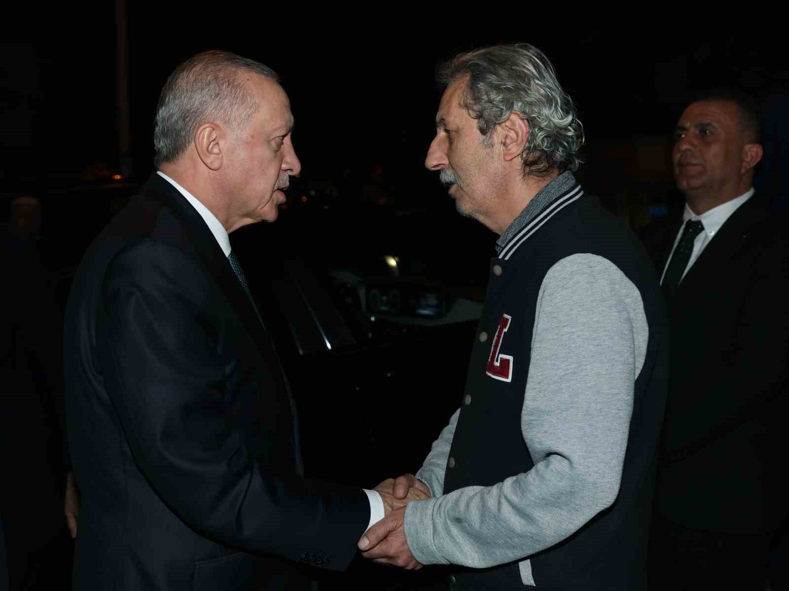 Cumhurbaşkanı Erdoğan’dan AK Parti’li Önderoğlu’nun ailesine taziye ziyareti
