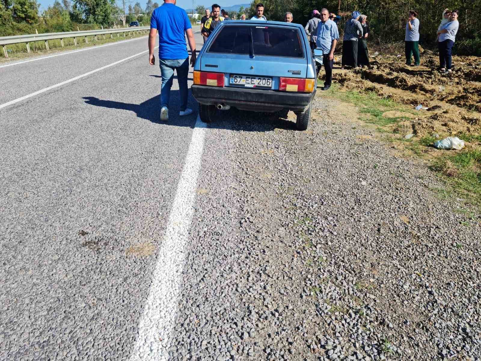 Zonguldak’ta otomobil elektrikli motosiklete çarptı; 1’i çocuk 4 yaralı
