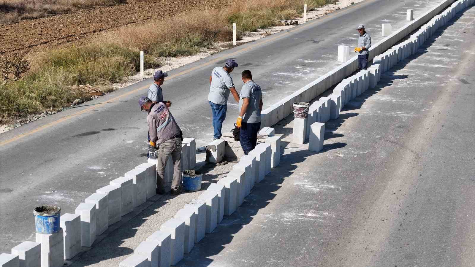 Yeşilkent bağlantı köprüsü ışıl ışıl oldu
