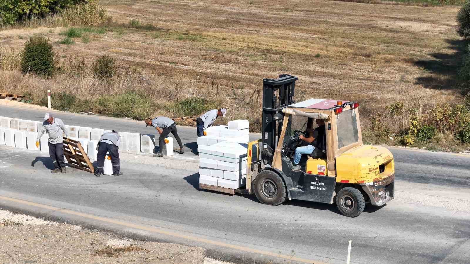 Yeşilkent bağlantı köprüsü ışıl ışıl oldu
