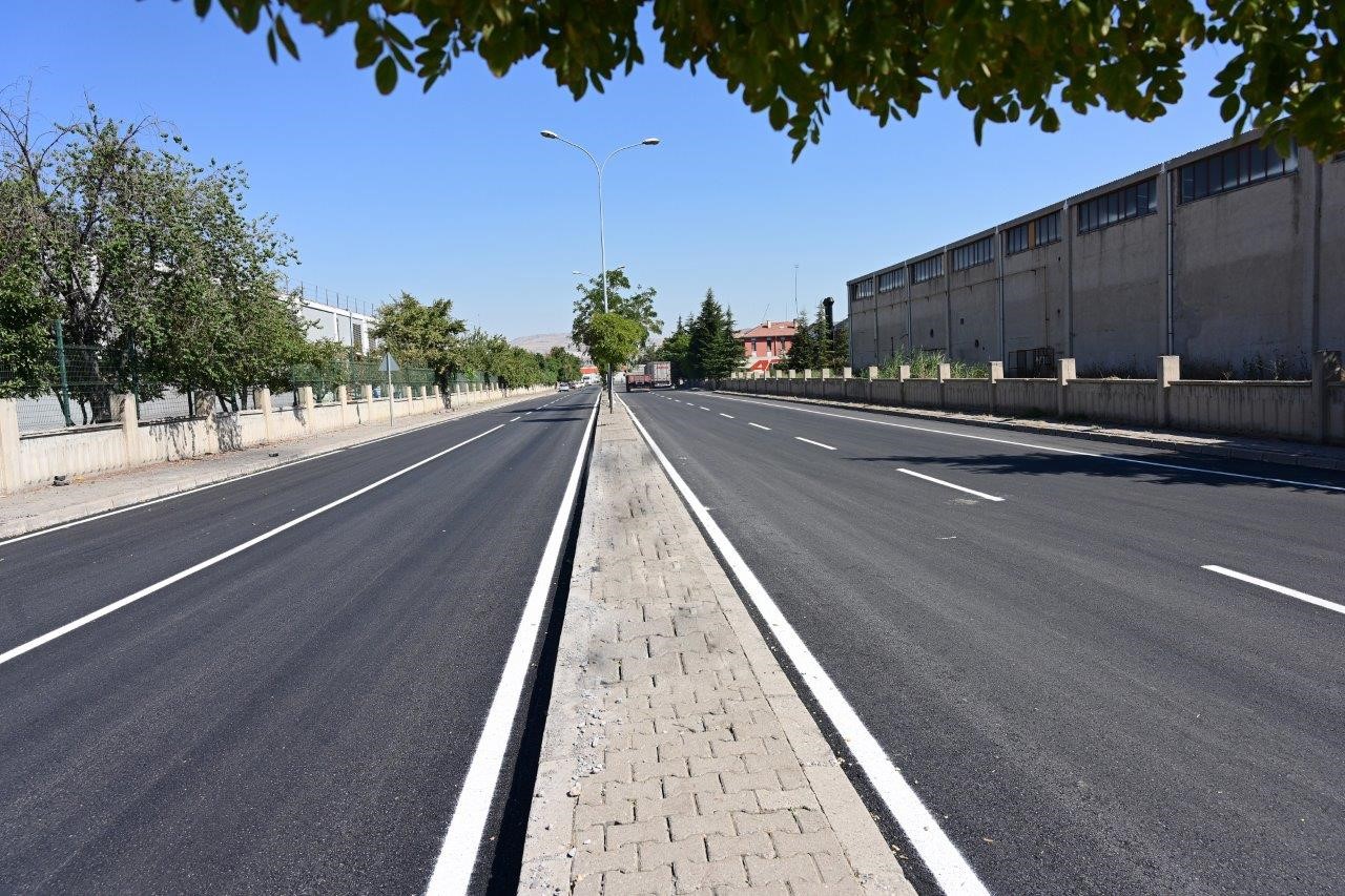 Kayseri OSB, 2024’te 30 kilometre yolun asfaltını yeniledi
