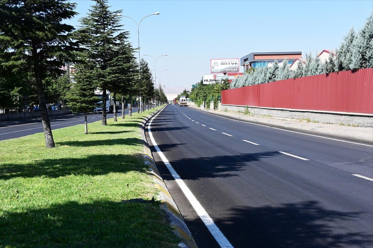 Kayseri OSB, 2024’te 30 kilometre yolun asfaltını yeniledi
