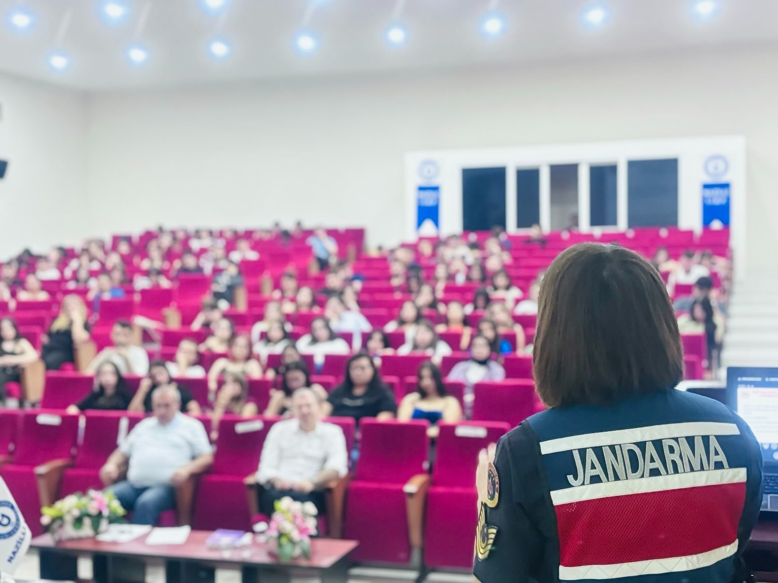 Nazilli’de jandarmadan öğrencilere bilgilendirme
