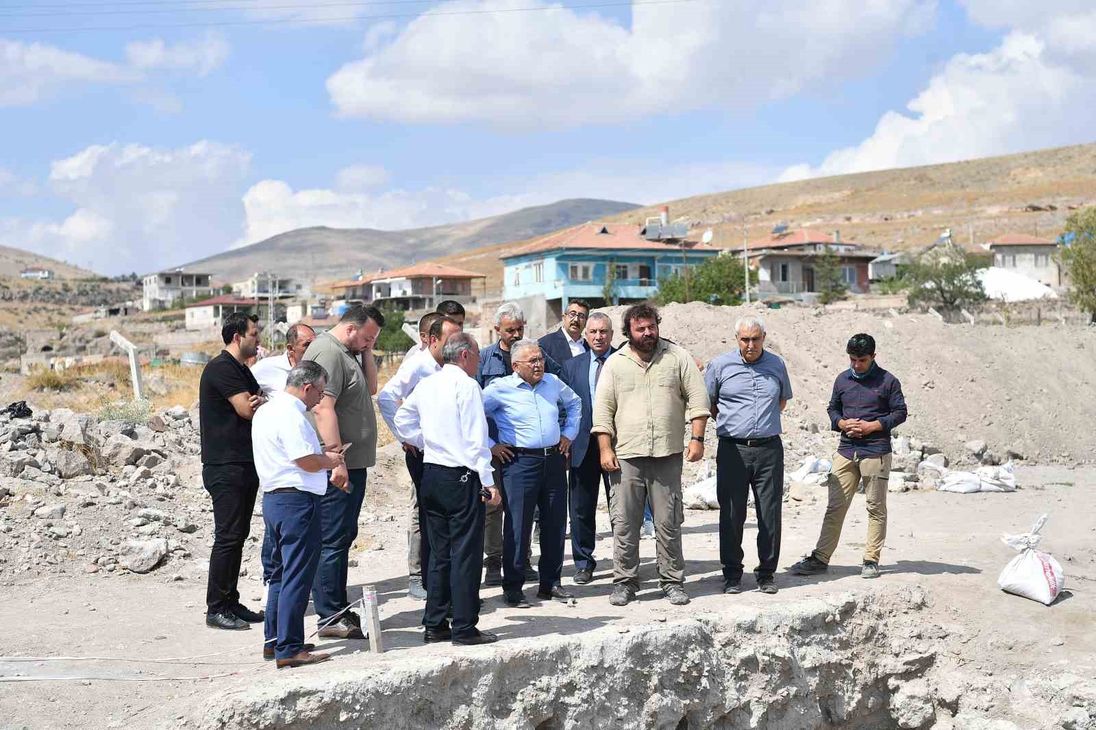 Başkan Büyükkılıç’tan dünyanın ilgisini çekecek mozaik kazı çalışmalarına yakın takip
