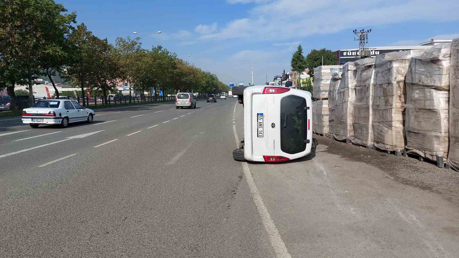 Hastaneye giderken kaza geçirdiler: 2 yaralı
