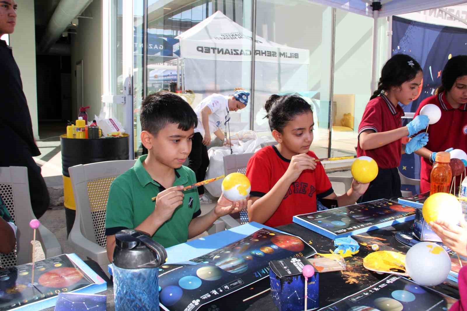 Astrofest’in ikinci durağı bilim şenliği yoğun ilgi görüyor
