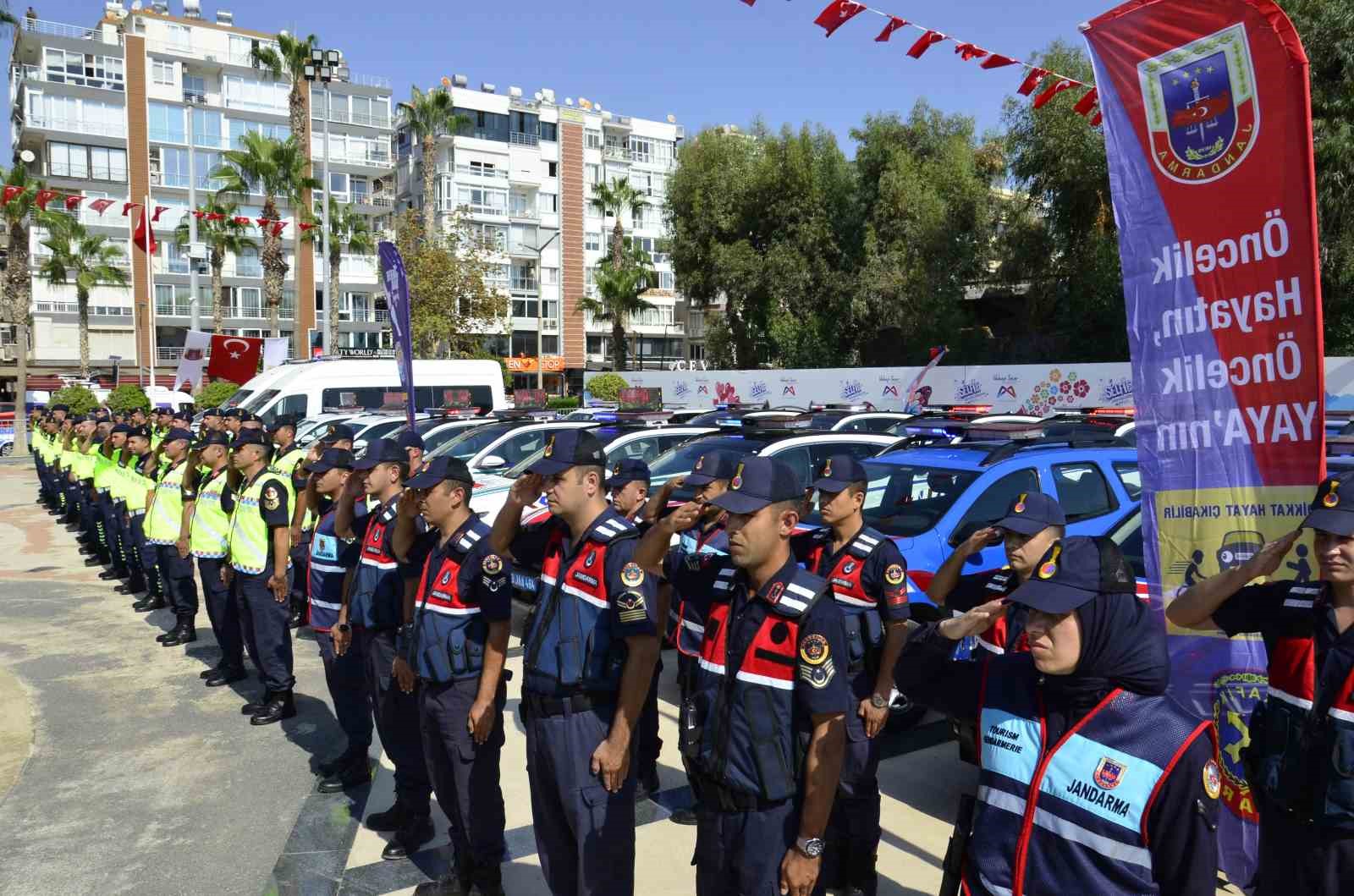 Mersin’de emniyet ve jandarma teşkilatına 238 yeni araç
