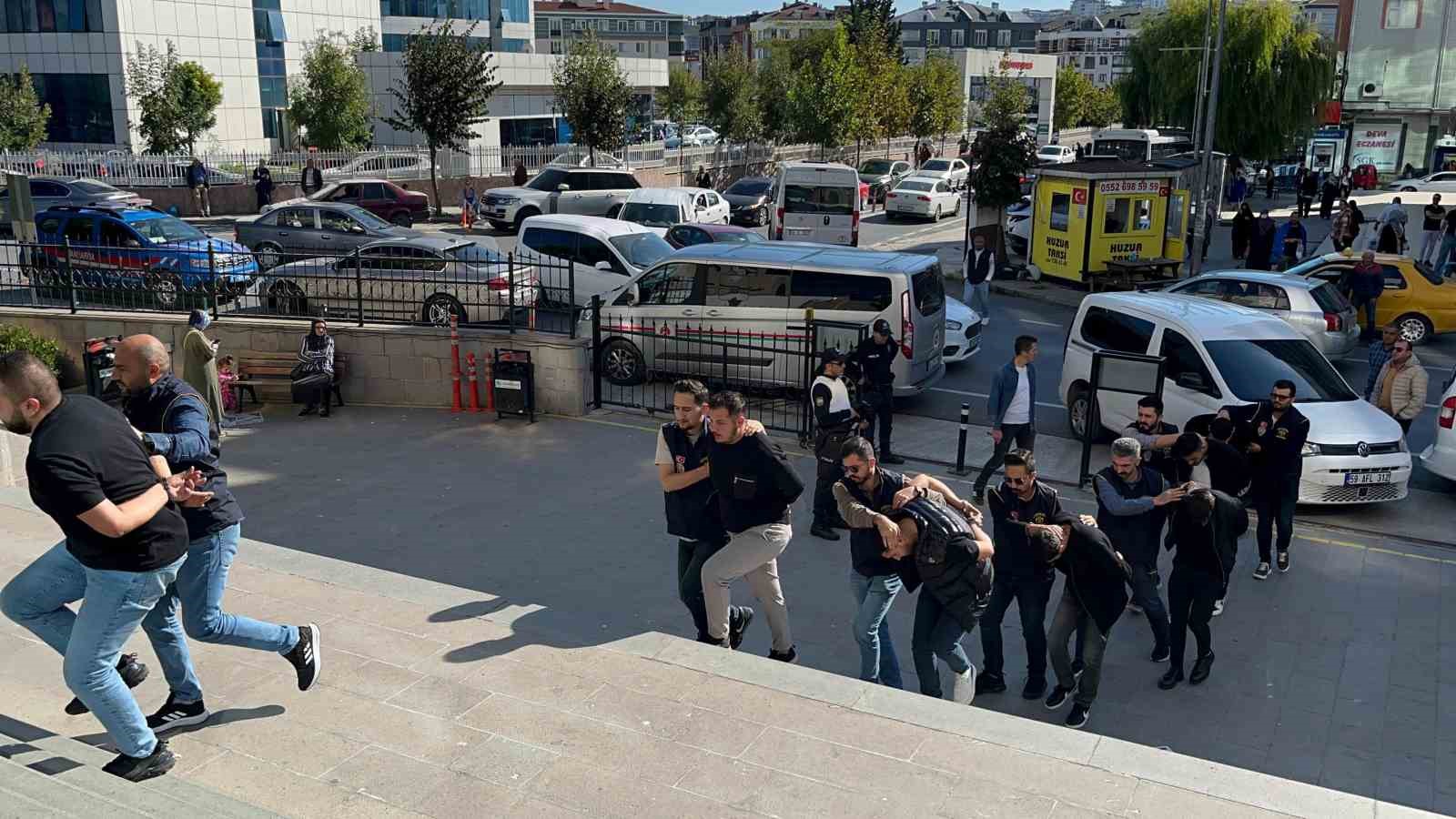 Restoran sahibini bıçaklayan şüpheli tutuklandı
