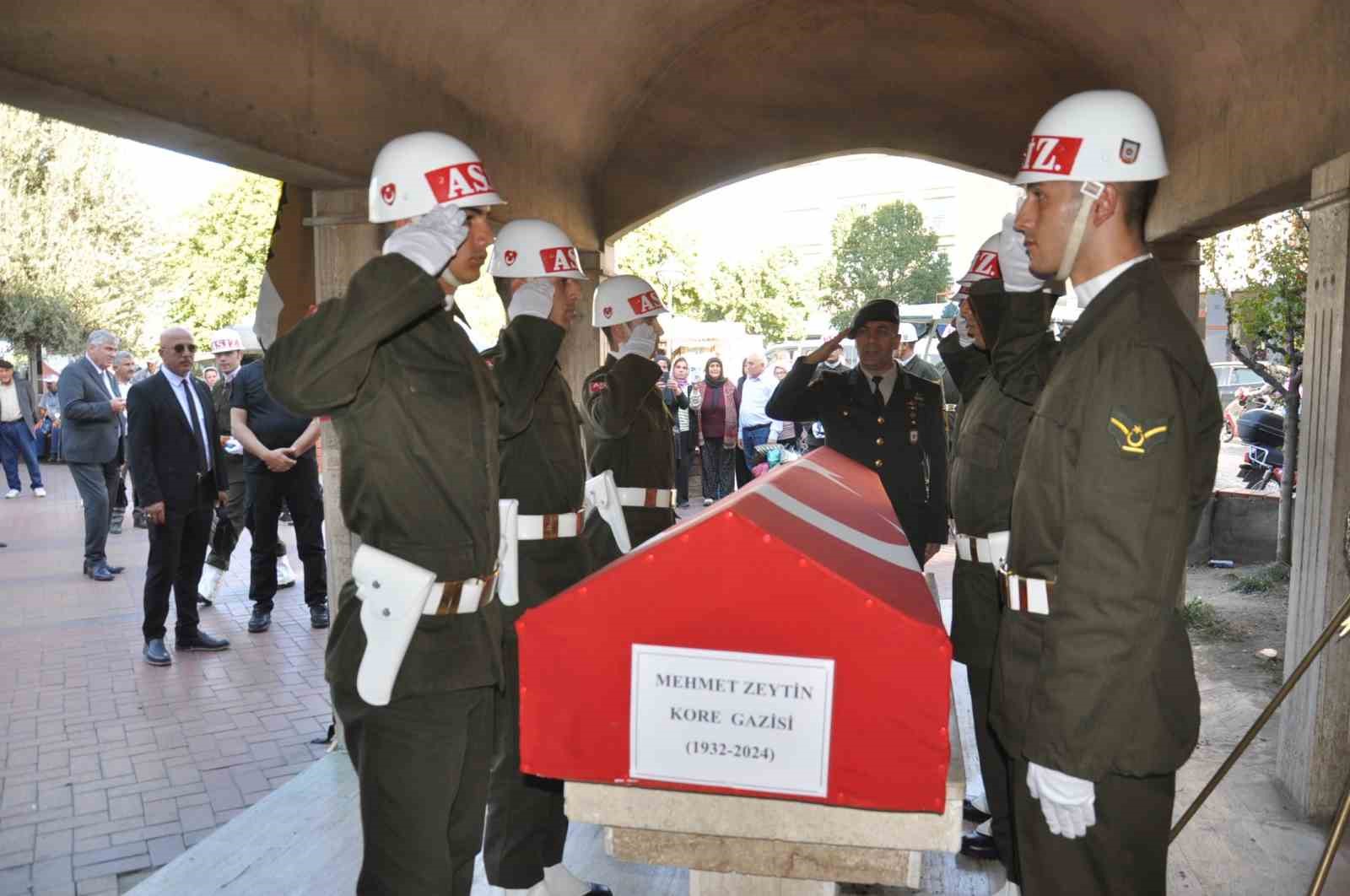 Manisa’da 92 yaşındaki Kore gazisine son görev
