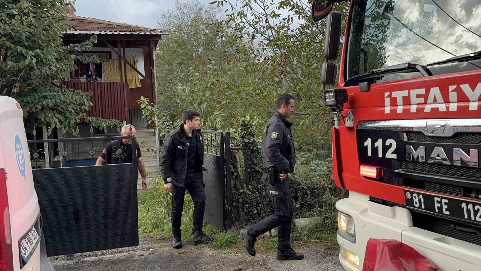 Düzce’de iki mahallede çıkan yangınlar kısa sürede söndürüldü
