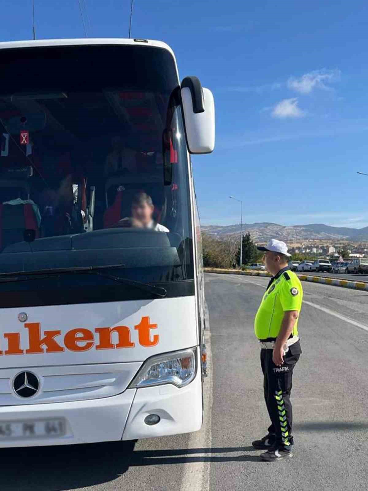 Manisa Emniyeti’nden otobüslere ve okul servislerine denetim
