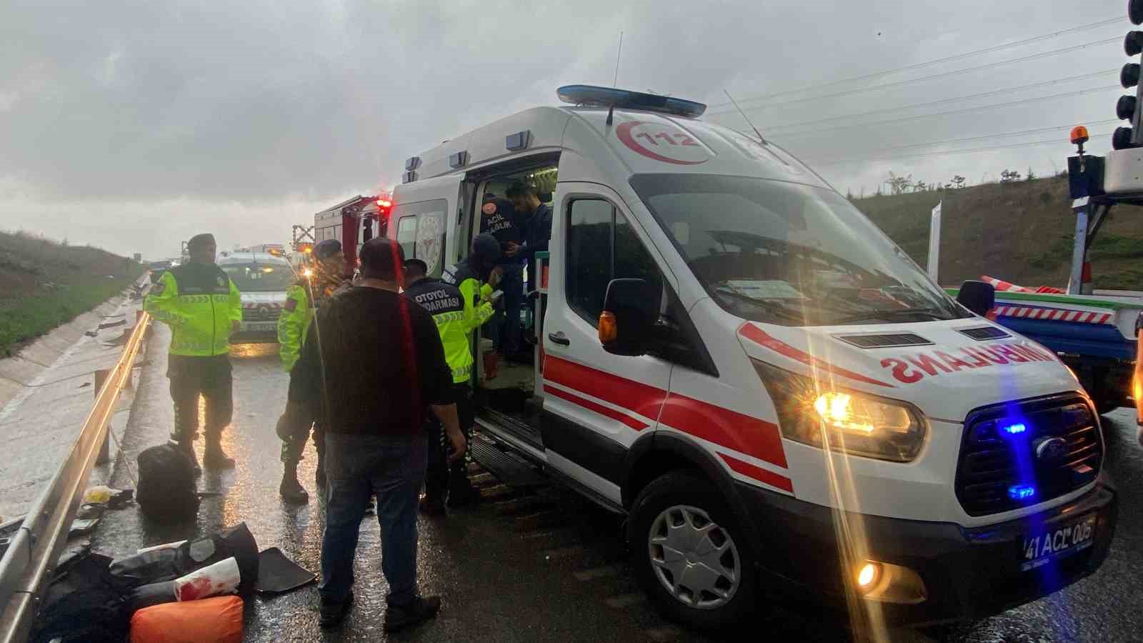 Kuzey Marmara Otoyolu’nda takla atan otomobil sürüklendi: 4 yaralı
