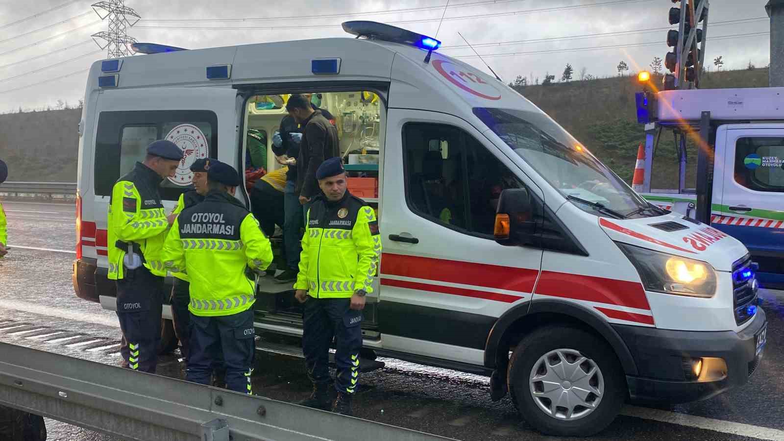 Kuzey Marmara Otoyolu’nda takla atan otomobil sürüklendi: 4 yaralı
