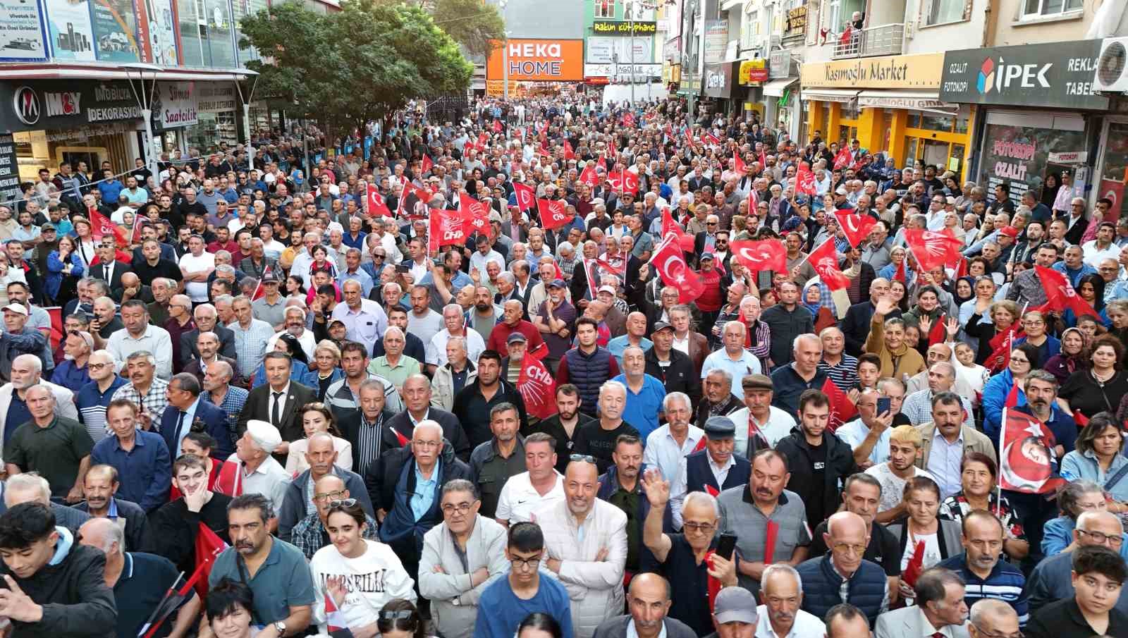 CHP Genel Başkanı Özel’den, Cumhurbaşkanı Erdoğan’a ’mülteci’ çağrısı
