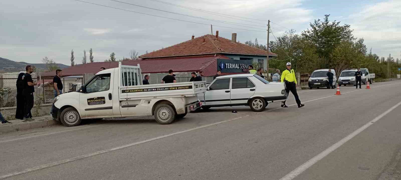 Tokat’ta kamyonetle otomobil kafa kafaya çarpıştı: 1 ölü
