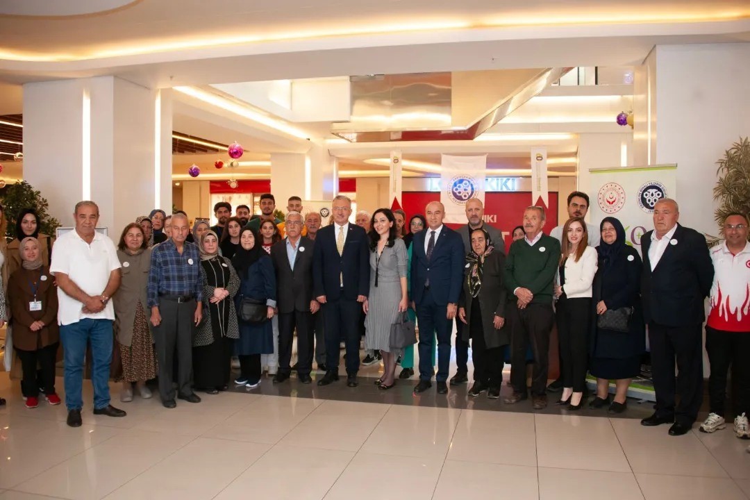 60 yaş üstü öğrenci adaylarına Tazelenme Üniversitesi anlatıldı
