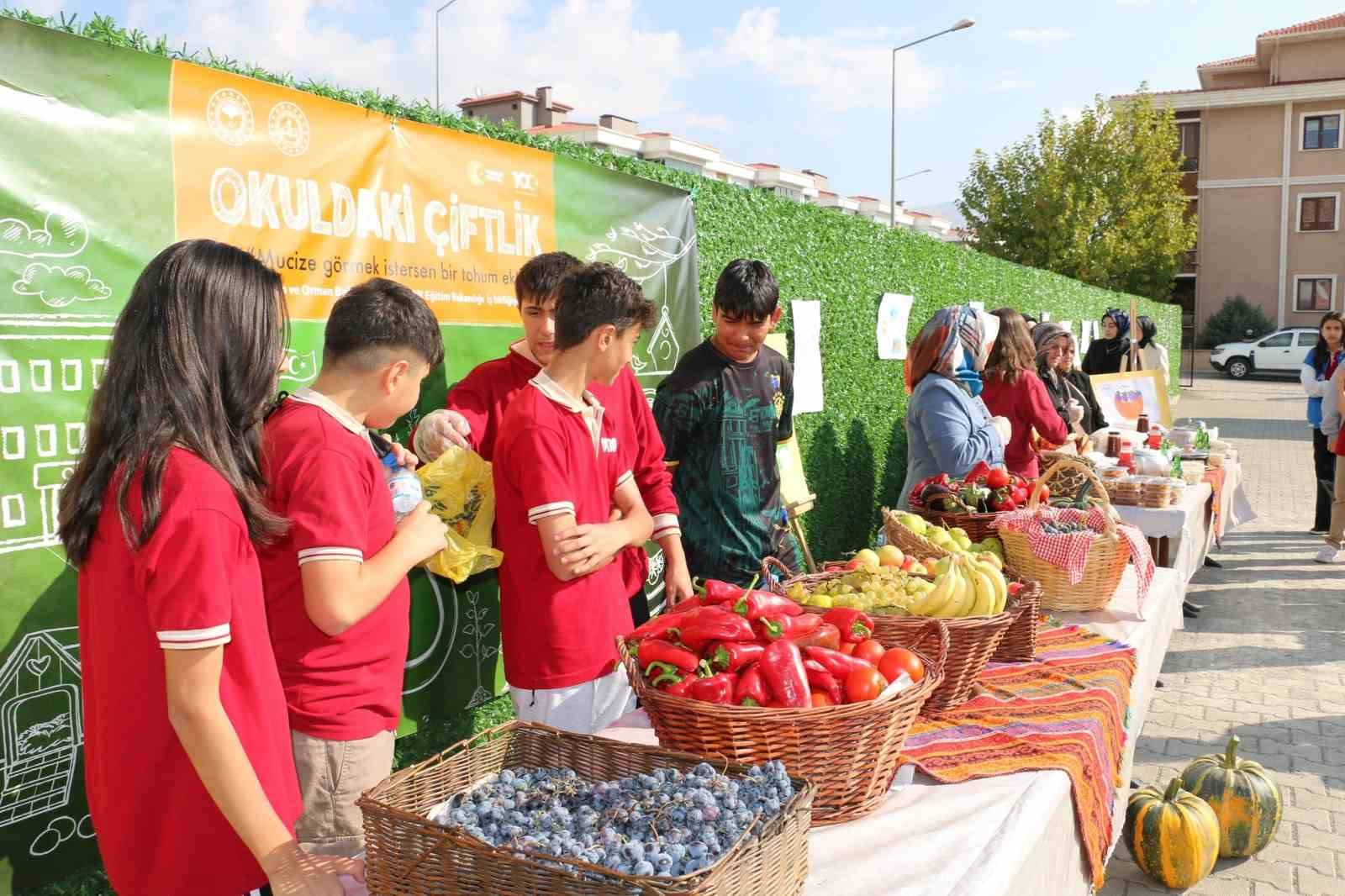 Dünya Gıda Günü Erzincan’da renkli görüntülere sahne oldu
