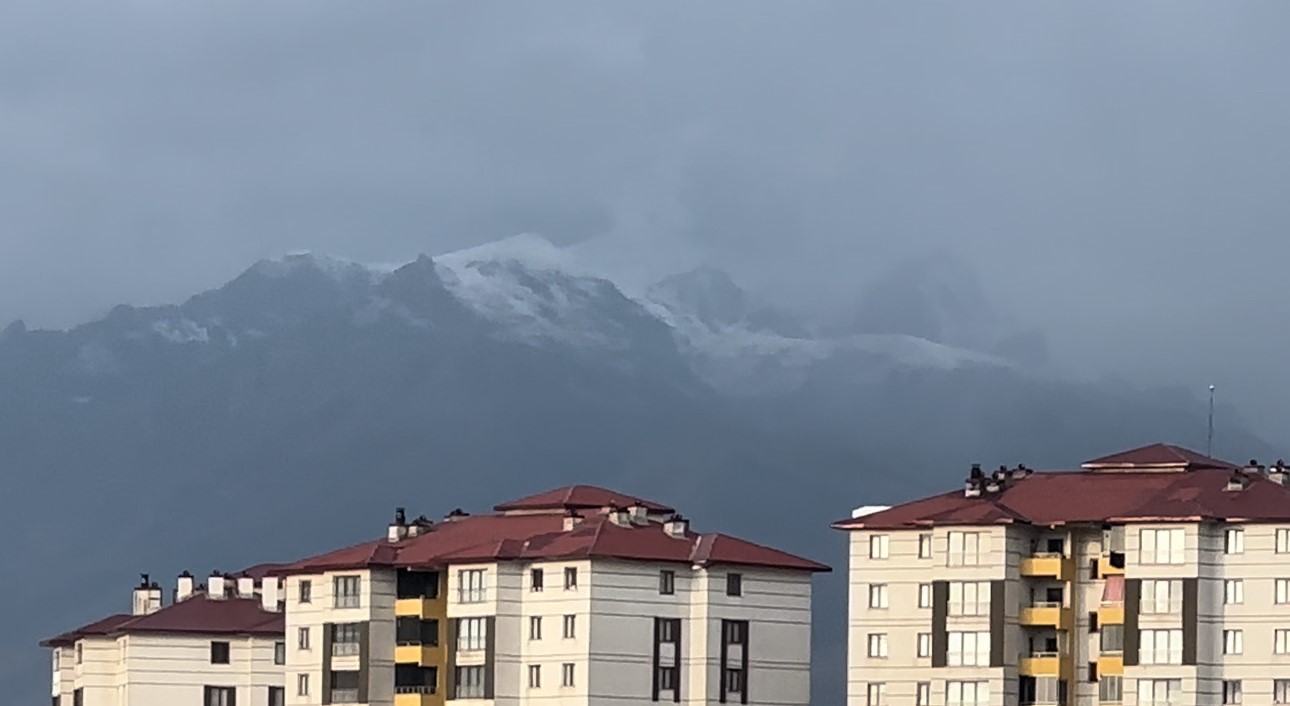 Cilo Dağı yeniden beyaza büründü
