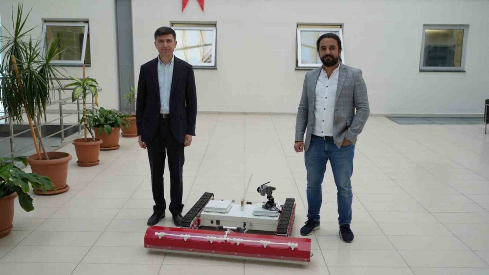 Güneş panellerinde kirlilikten kaynaklanan üretim kayıpları temizleme robotu ile giderilecek
