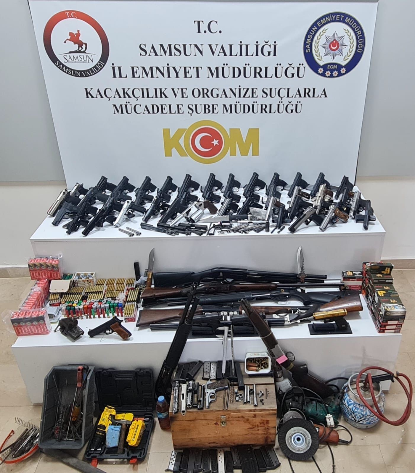 Samsun’da silah operasyonunda gözaltına alınan 4 kişi adliyeye sevk edildi
