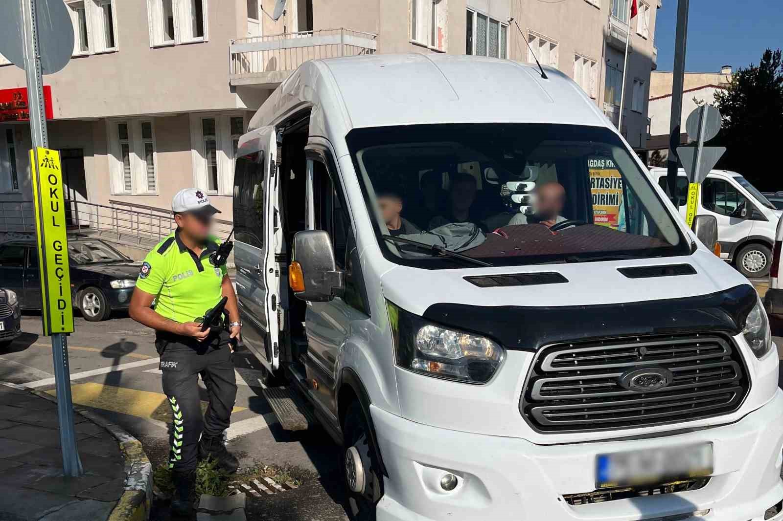 Ardahan’da Polis okul çevrelerinde göz açtırmıyor
