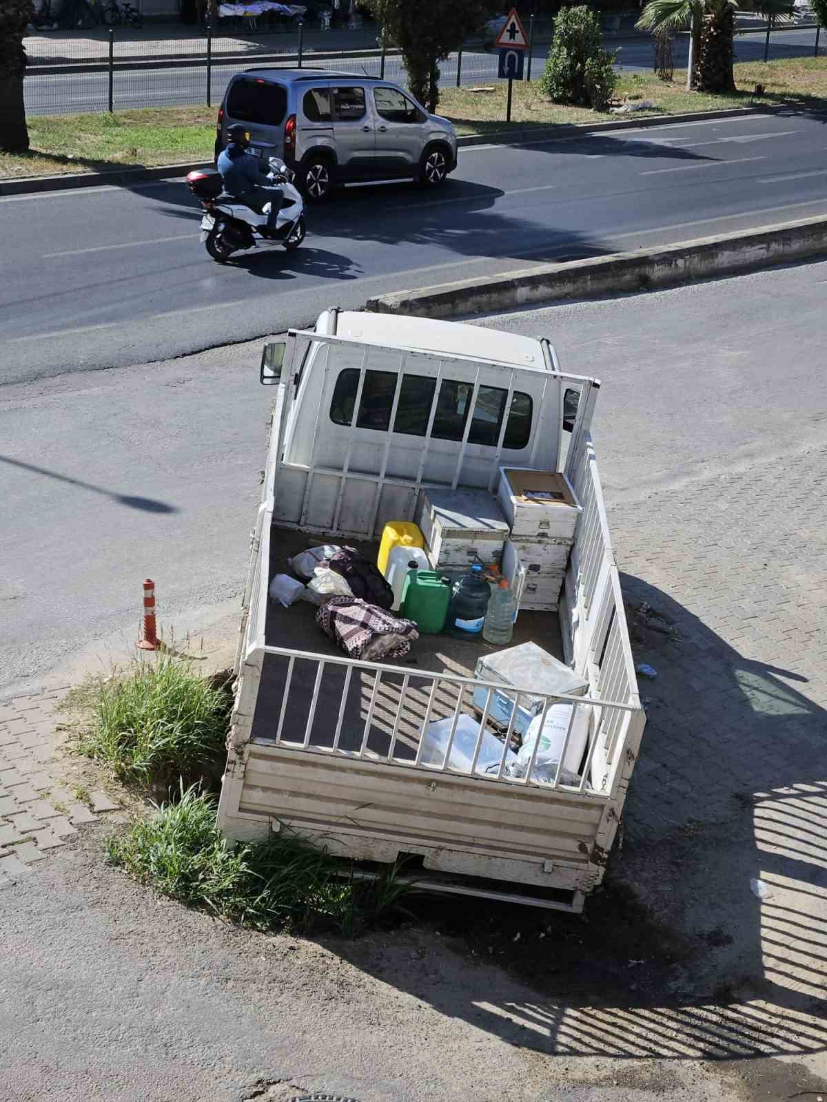 Bu menfeze her hafta bir araç düşüyor
