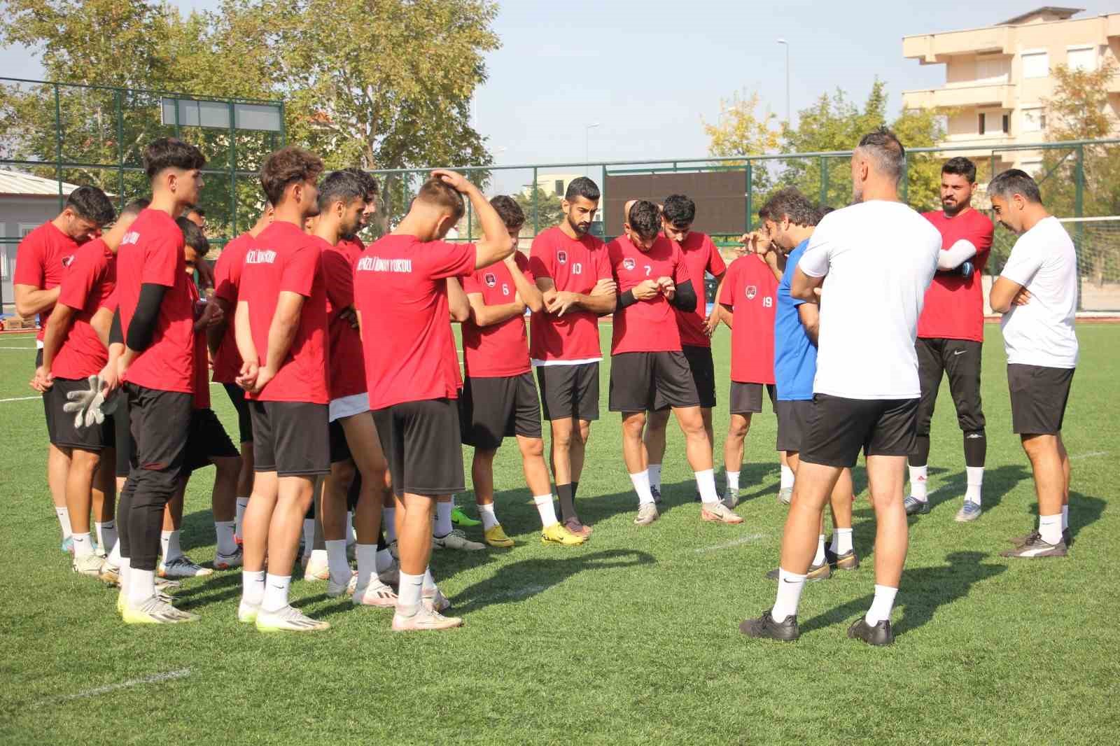 Denizli İdmanyurdu hocası, Sandıklıspor maçındaki hakem hatalarına tepki gösterdi
