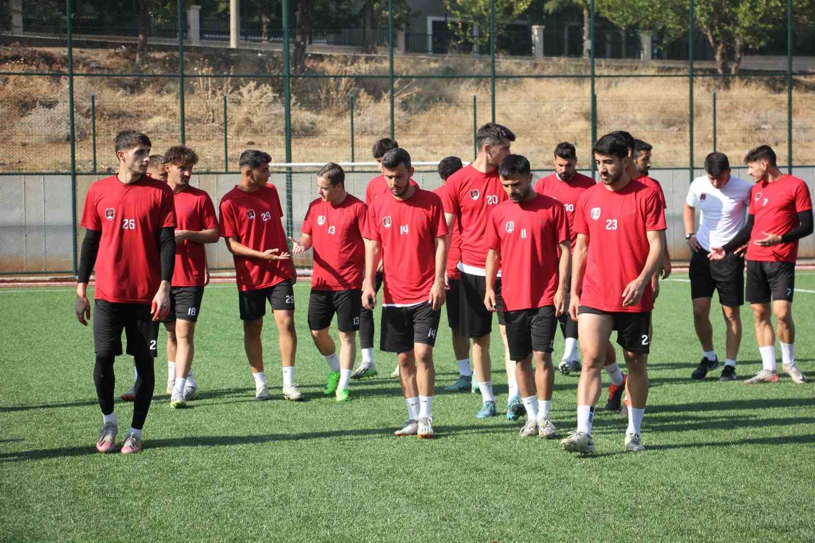 Denizli İdmanyurdu hocası, Sandıklıspor maçındaki hakem hatalarına tepki gösterdi
