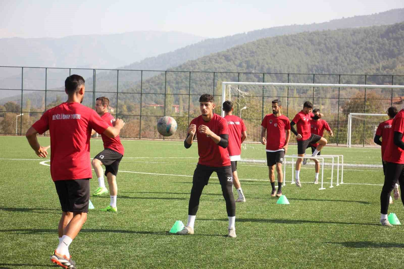 Denizli İdmanyurdu hocası, Sandıklıspor maçındaki hakem hatalarına tepki gösterdi
