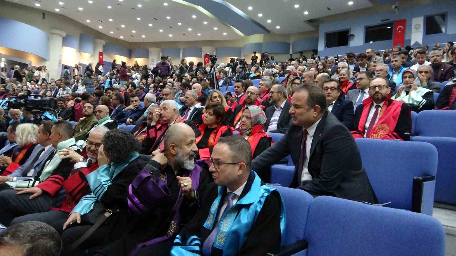 YÖK Başkanı Özvar Selçuk Üniversitesi Akademik Yılı açılışına katıldı
