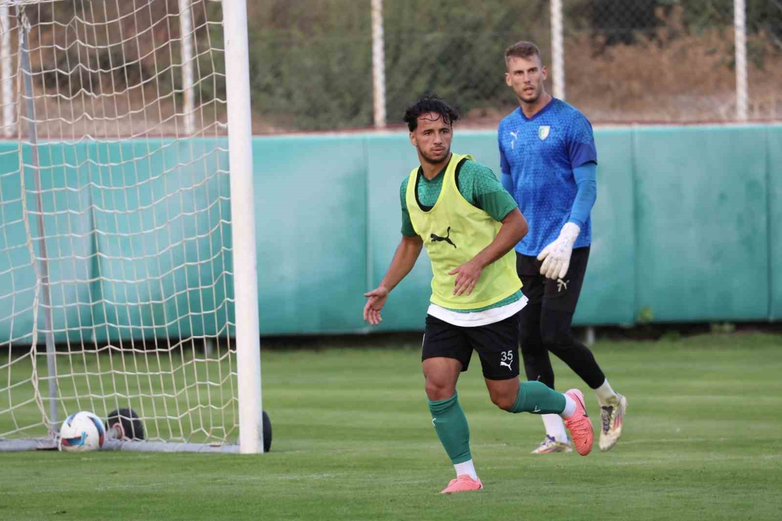 İsmet Taşdemir, Çaykur Rizespor maçının zorlu geçeceğini düşünüyor
