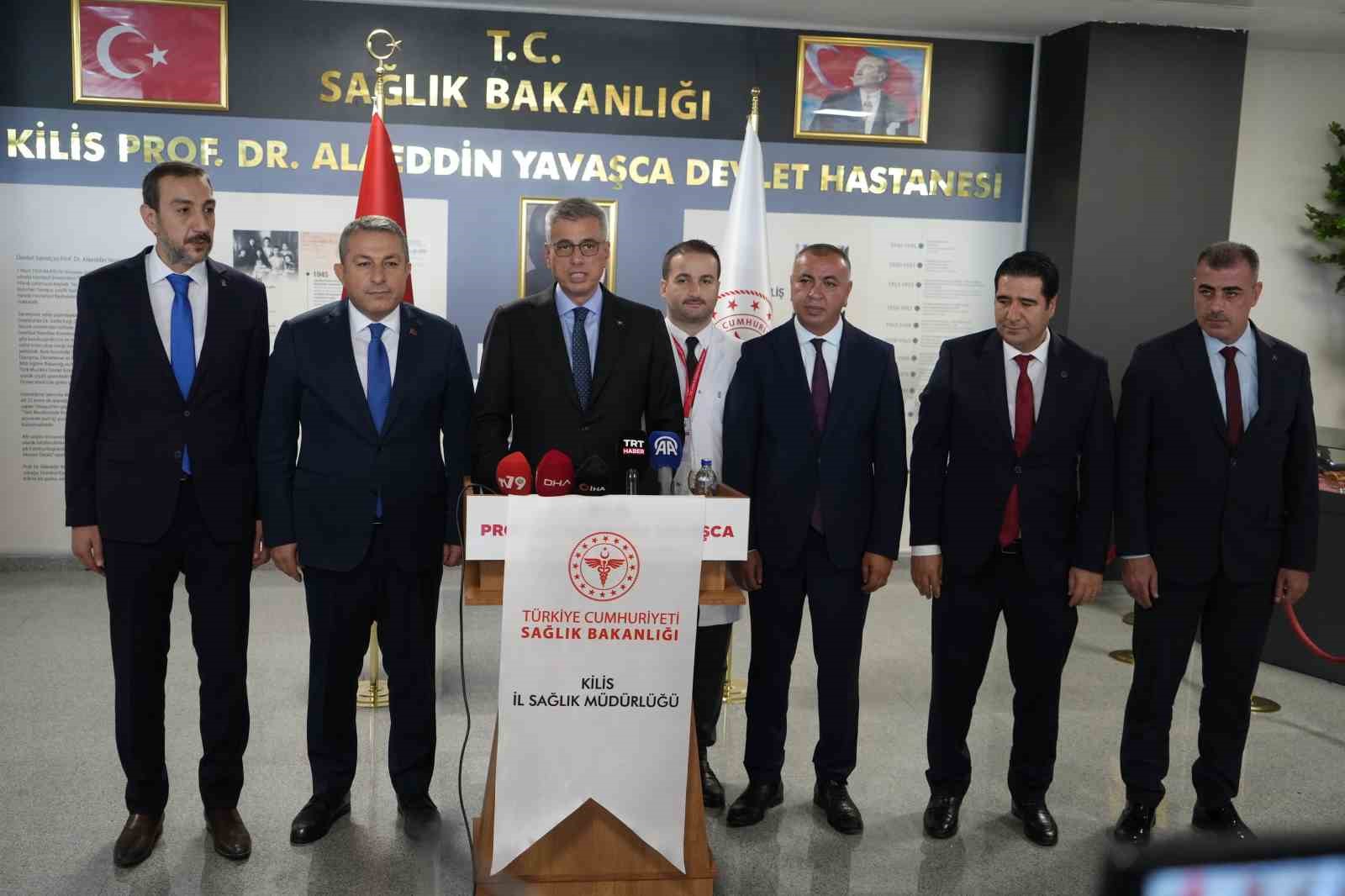 Bakan Memişoğlu: ‘‘Depremden zarar gören eski hastane küçük tadilattan sonra tekrar faaliyete geçecek‘‘
