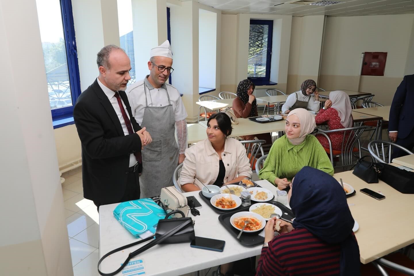 Rektör öğrencilerin görüşlerini dinledi
