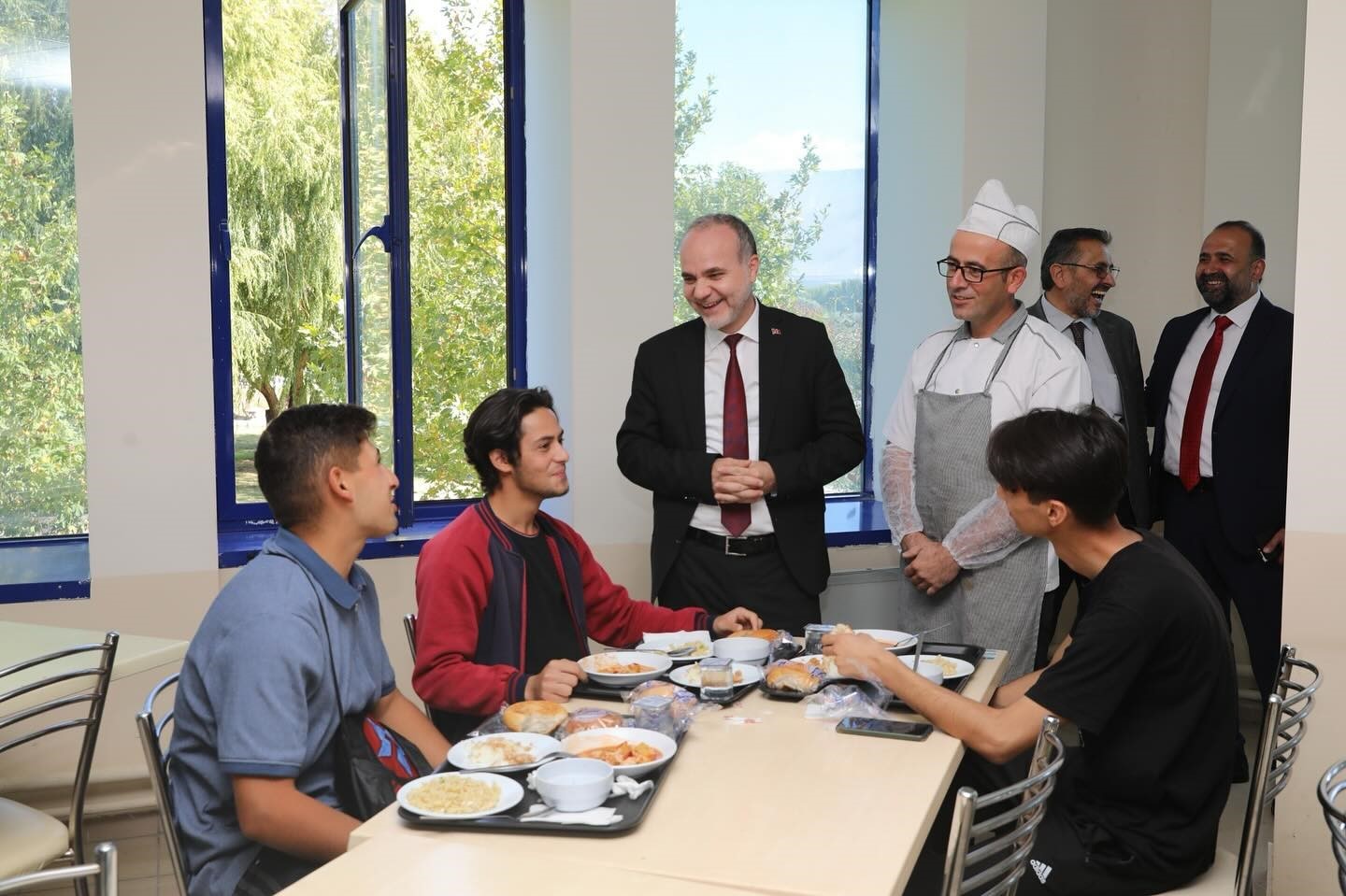 Rektör öğrencilerin görüşlerini dinledi
