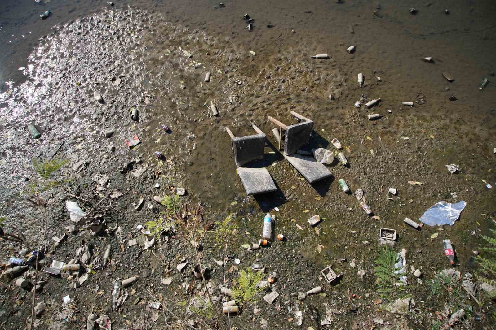 Tunca Nehri’nde kuraklık: Çöplüğe döndü
