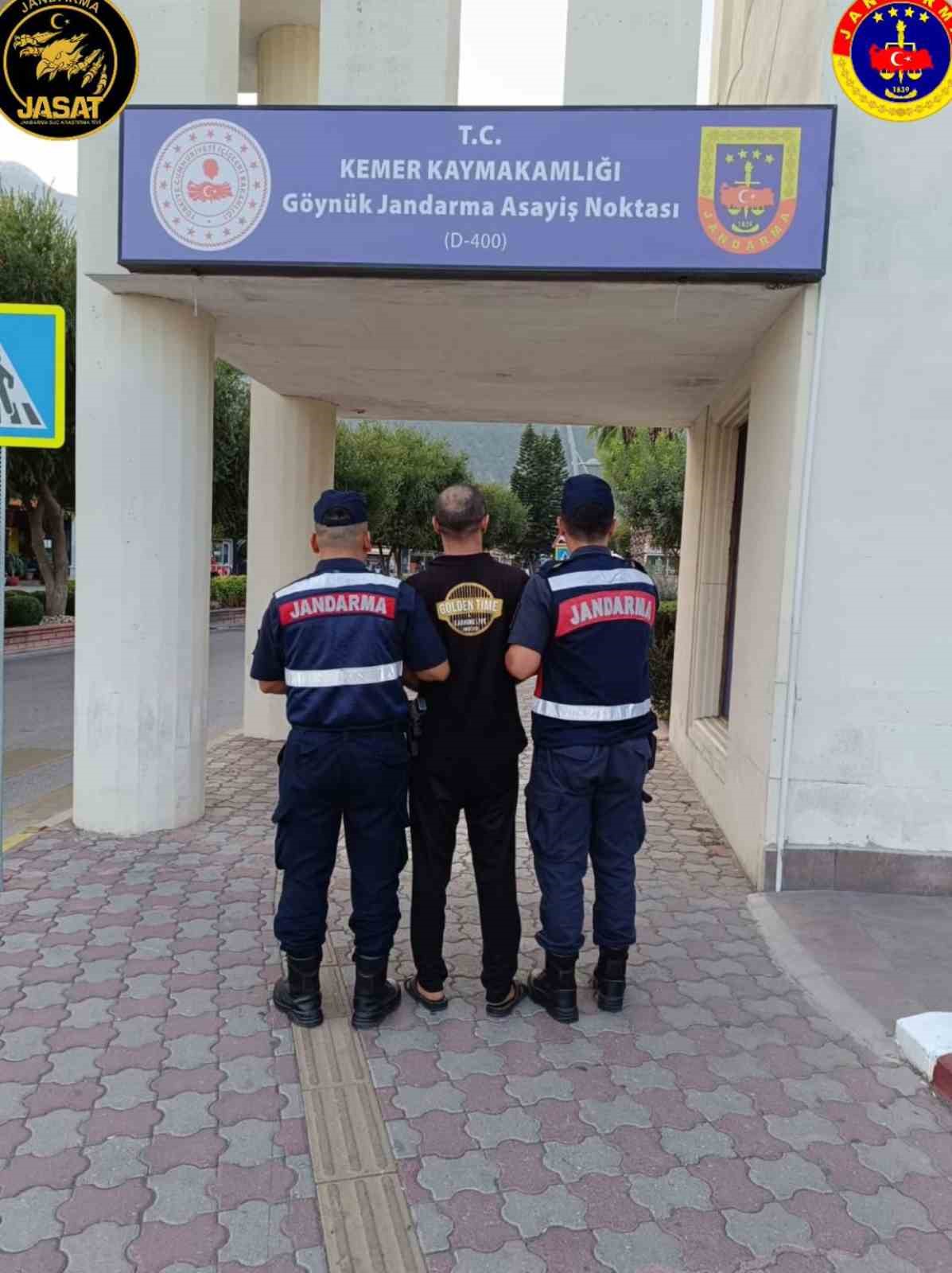 Jandarma, Antalya’da 72 saatte 211 aranan şahsı yakaladı
