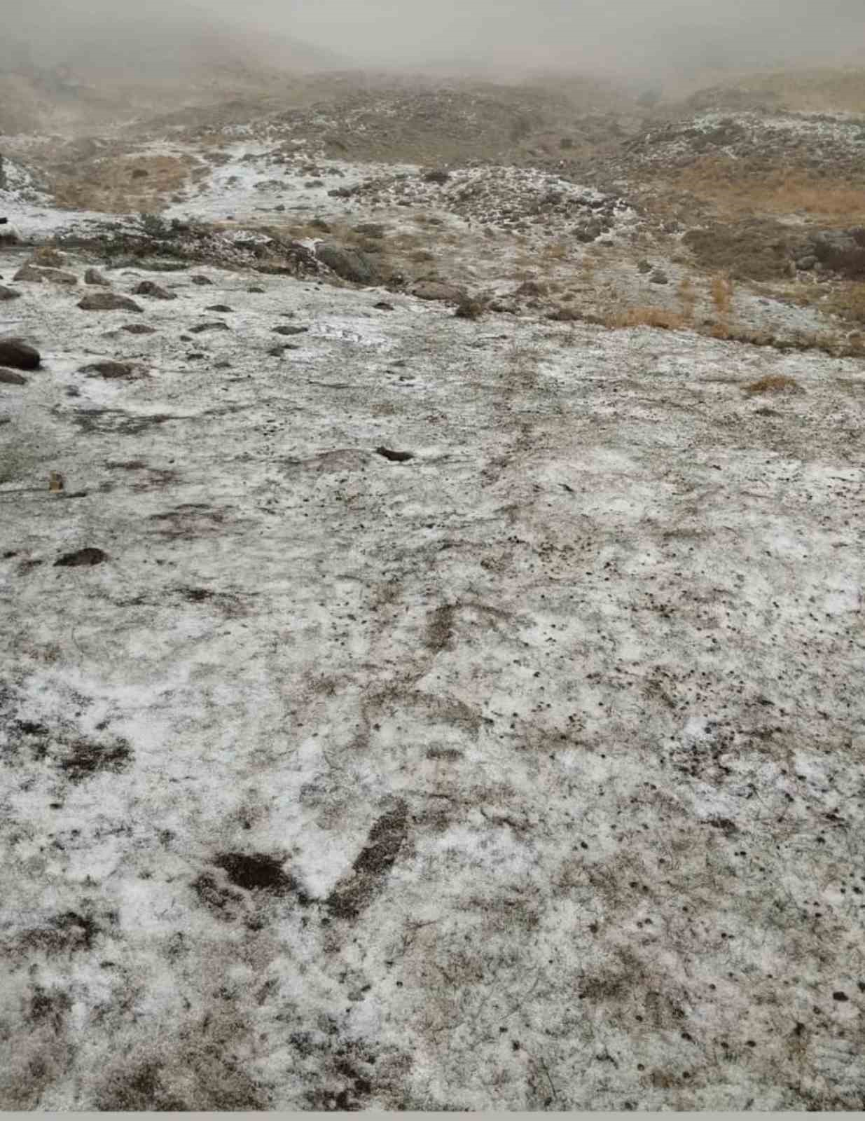 Uludağ’da beklenen kar yağışı başladı
