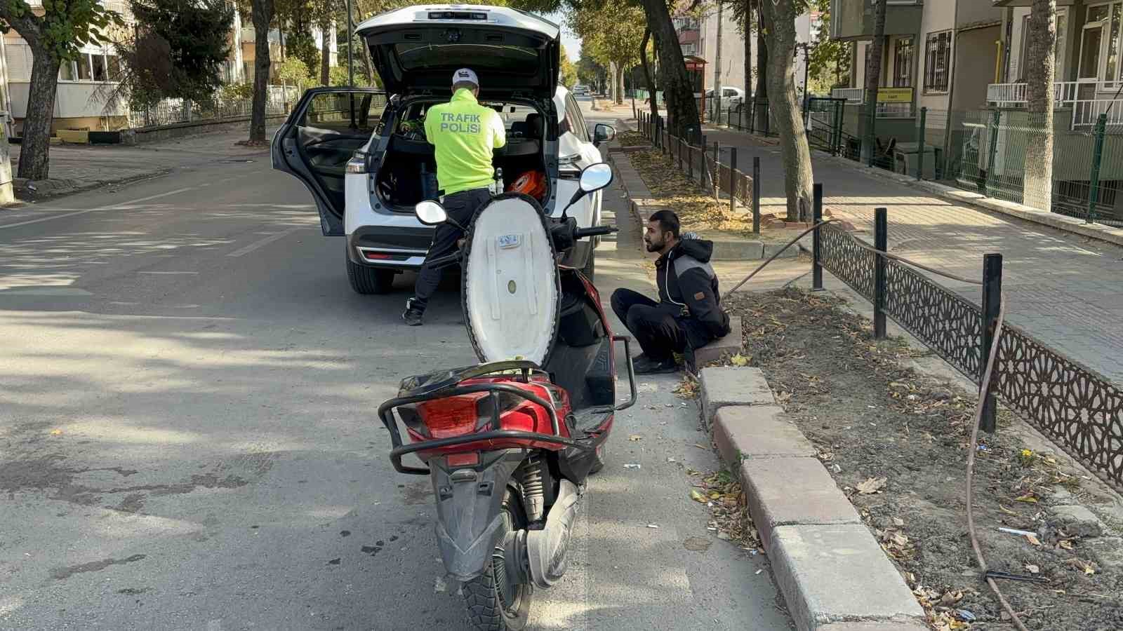 Polisten kaçan motosiklet sürücüsü kovalamaca sonucu yakalandı
