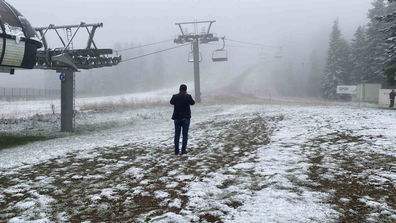 Ilgaz Dağı’na mevsimin ilk karı düştü
