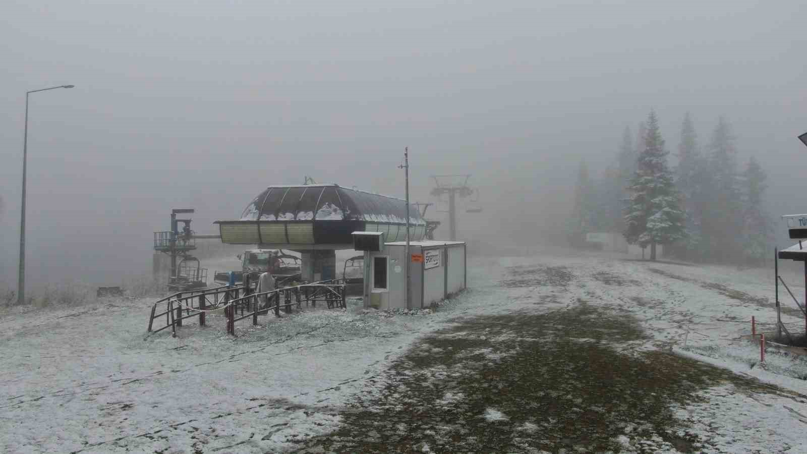 Ilgaz Dağı’na mevsimin ilk karı düştü
