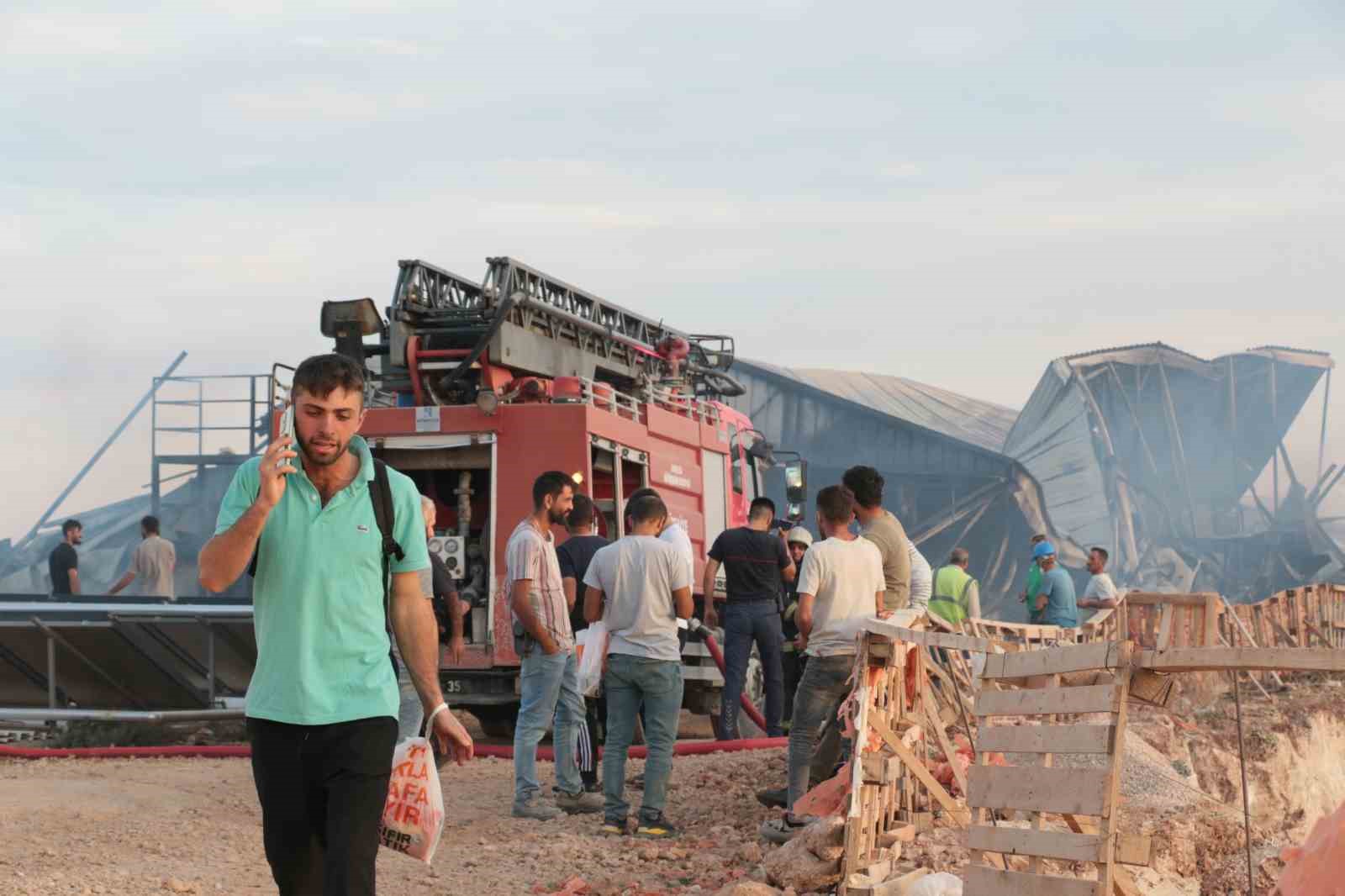 Otluk alan yangını işçilerin kaldığı yatakhaneyi kül etti: İşçiler canını zor kurtardı
