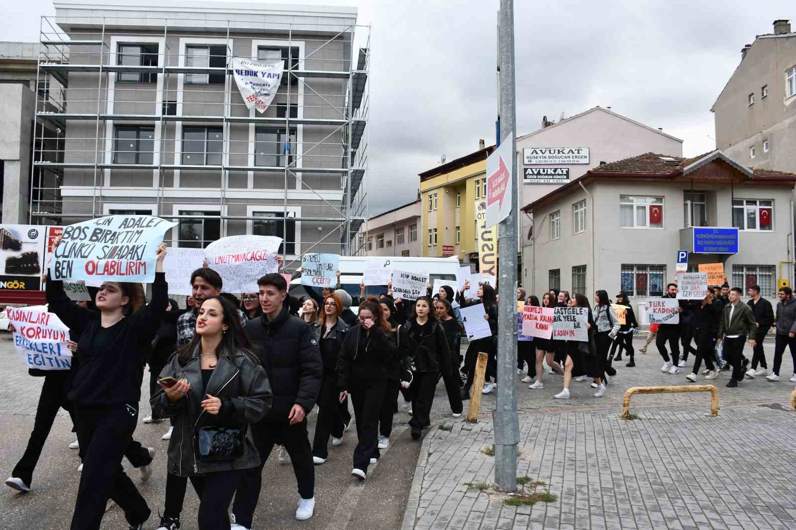 Üniversite öğrencilerinden kadın cinayetlerine tepki
