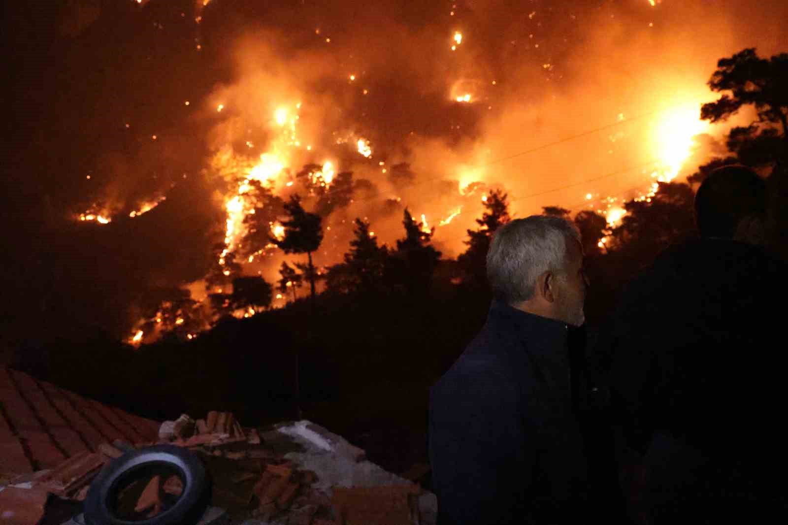 Dalaman orman yangını beşinci saatinde
